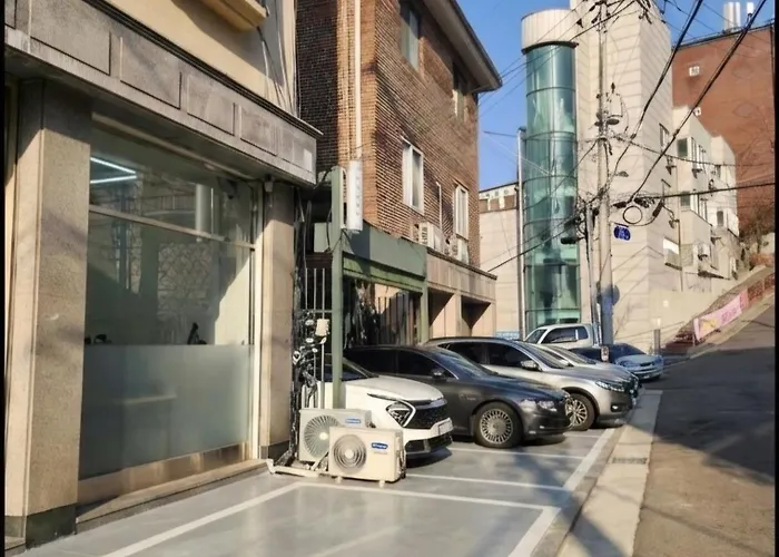 2baths 2br Heart Of Sinchon Pensión 4*